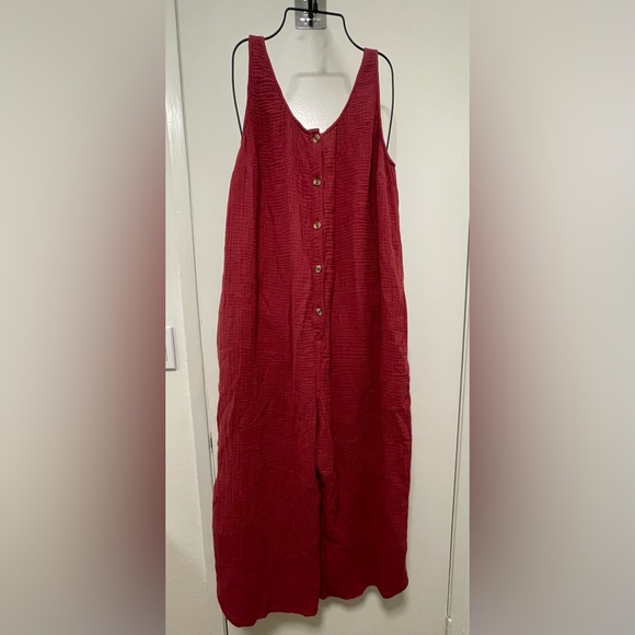 Ingrid & Isabel burgundy Jumpsuit maternity friendly - Picture 1 of 5